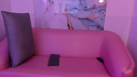 Snapshot of bombomcito_ chatting on December 3, 2025, 1:20 pm bombomcito_ online show from December 3, 2025, 1:20 pm