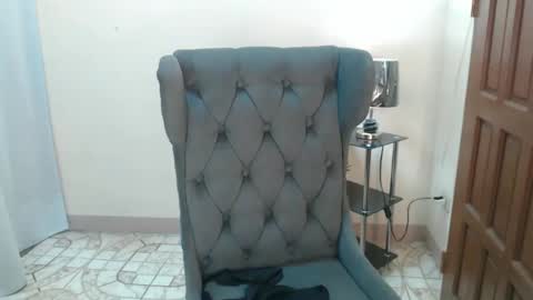 Luna online show from October 9, 2025, 7:23 pm