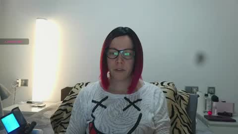 Snapshot of bonbonsitos_69 chatting on April 1, 2026, 4:26 pm Lucy online show from April 1, 2026, 4:26 pm