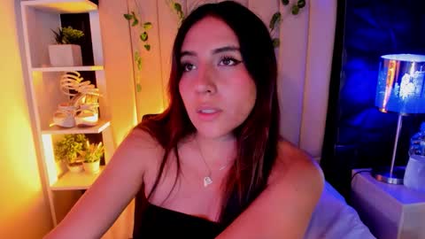 bonnali_lune online show from January 7, 2026, 3:53 am