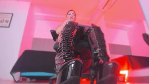 Bonnie  online show from November 13, 2025, 9:19 am