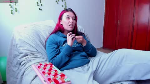 Snapshot of bonnie_moon_ chatting on January 31, 2025, 5:32 pm Bonnie Help me reach 500 likes online show from January 31, 2025, 5:32 pm