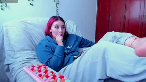 Snapshot of bonnie_moon_ chatting on January 31, 2025, 8:33 pm Bonnie Help me reach 500 likes online show from January 31, 2025, 8:33 pm