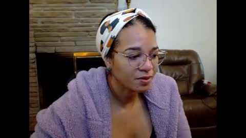 Queen Bon Vivantt online show from October 28, 2025, 1:36 pm