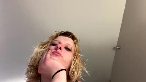 Snapshot of boobookittyfuxx chatting on February 28, 2026, 11:22 am boobookittyfuxx online show from February 28, 2026, 11:22 am