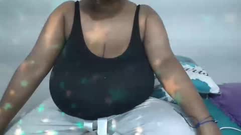 Snapshot of boobygoddessxxx chatting on December 24, 2024, 10:44 am boobygoddessxxx online show from December 24, 2024, 10:44 am