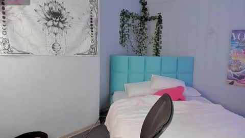 Snapshot of booozekirs_ chatting on March 27, 2026, 3:23 am Milena online show from March 27, 2026, 3:23 am