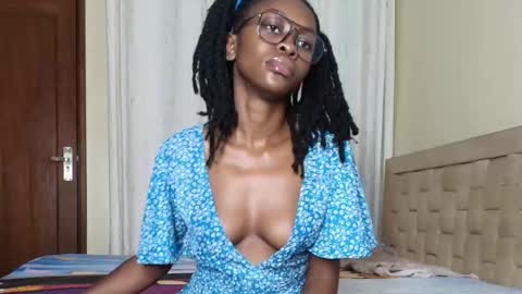 Heather online show from October 23, 2025, 2:22 am