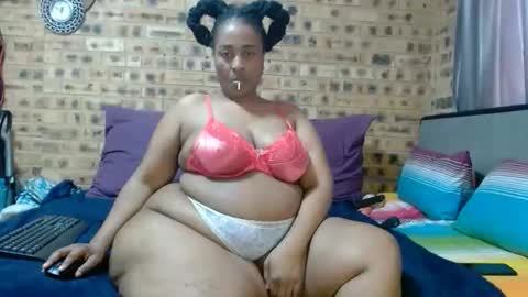 bootytwerkxxx online show from April 2, 2026, 10:46 am