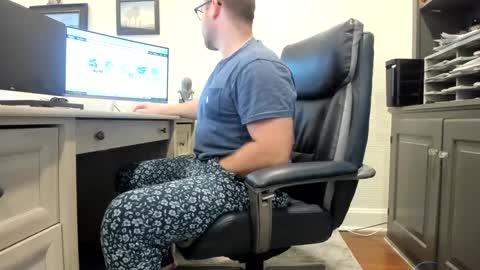 Boredhorndog online show from December 30, 2024, 4:29 pm