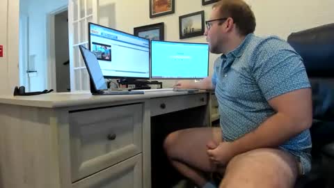 Boredhorndog online show from January 28, 2025, 5:03 pm