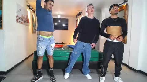 THOMAS AND DAMIAND online show from November 30, 2025, 4:22 pm