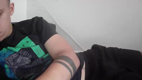 botisz01 online show from October 13, 2025, 12:05 pm