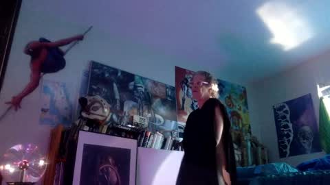 Bottomboo7 online show from October 2, 2025, 12:01 pm