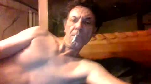 Snapshot of bottomcdforoldersc chatting on September 29, 2025, 6:18 am James online show from September 29, 2025, 6:18 am