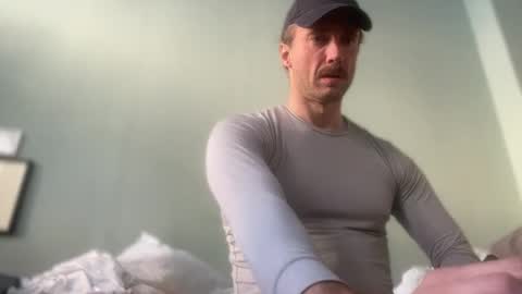 bottommanbln online show from October 19, 2025, 3:12 pm