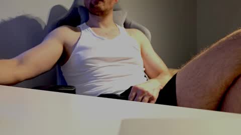 Snapshot of bottomtsinner chatting on February 1, 2026, 4:05 pm bottomtsinner online show from February 1, 2026, 4:05 pm