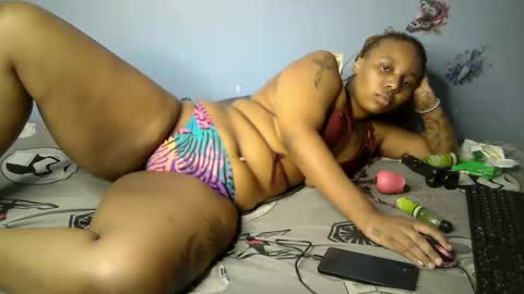 Snapshot of botty_queen chatting on April 20, 2026, 6:20 pm botty_queen online show from April 20, 2026, 6:20 pm