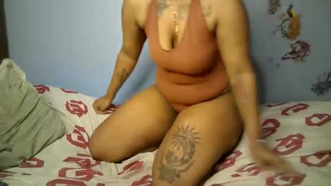 Snapshot of botty_queen chatting on May 17, 2026, 10:55 am botty_queen online show from May 17, 2026, 10:55 am