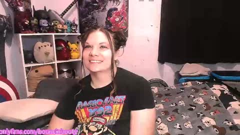 Snapshot of bouncinbooty chatting on April 21, 2026, 3:46 am Pumpkin Butt online show from April 21, 2026, 3:46 am