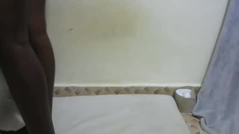 bouncy_vee online show from March 3, 2025, 11:22 am