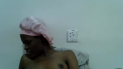 bouncy_vee online show from May 17, 2026, 12:56 pm