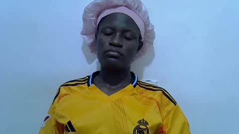 bouncy_vee online show from May 19, 2026, 12:27 am