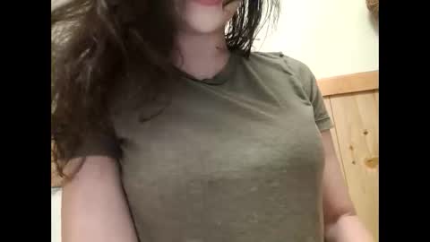 Bouncy Queen Majesty online show from September 30, 2025, 7:08 pm