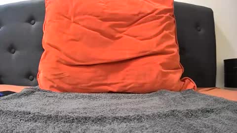 boy3911 online show from December 3, 2025, 7:01 pm