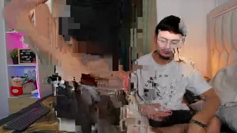Snapshot of boy_jerry chatting on July 2, 2026, 9:48 am boy_jerry online show from July 2, 2026, 9:48 am