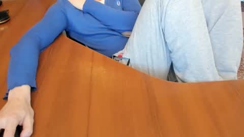 BoyApollon online show from November 28, 2025, 8:06 am