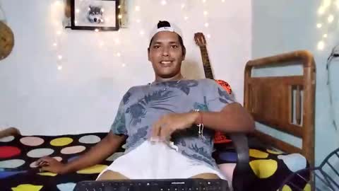 Snapshot of boysex1124 chatting on January 30, 2025, 12:07 am andrew online show from January 30, 2025, 12:07 am