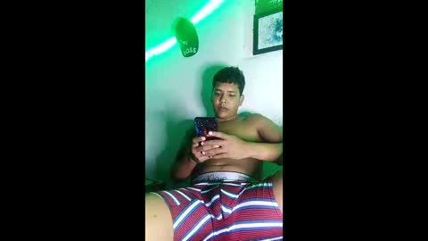 Snapshot of boysex1124 chatting on February 5, 2026, 12:59 am andrew online show from February 5, 2026, 12:59 am