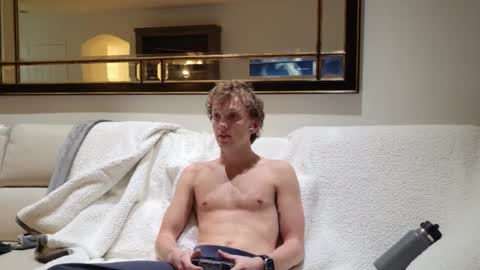 Boyyhb online show from November 14, 2025, 4:44 am