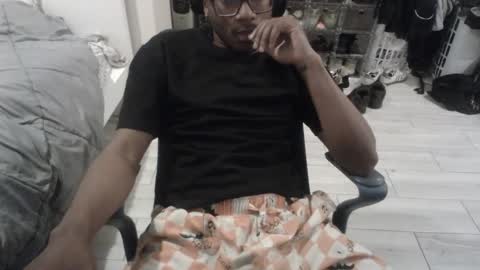 Snapshot of bquen400 chatting on September 13, 2025, 4:23 am bquen400 online show from September 13, 2025, 4:23 am