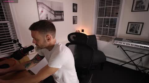 Snapshot of bradbronton chatting on January 8, 2025, 10:16 pm BradBronton online show from January 8, 2025, 10:16 pm