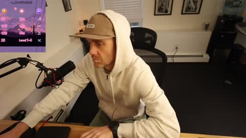 Snapshot of bradbronton chatting on January 30, 2025, 4:55 pm BradBronton online show from January 30, 2025, 4:55 pm