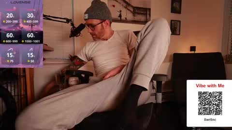 Snapshot of bradbronton chatting on February 14, 2025, 10:14 pm BradBronton online show from February 14, 2025, 10:14 pm