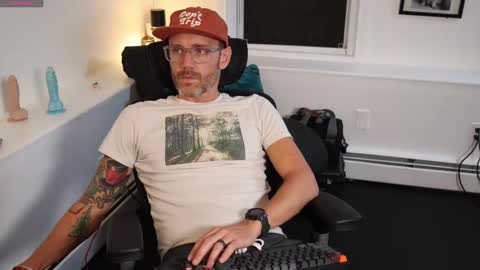 Snapshot of bradbronton chatting on September 30, 2025, 10:48 pm BradBronton online show from September 30, 2025, 10:48 pm