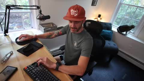 Snapshot of bradbronton chatting on October 14, 2025, 7:14 pm BradBronton online show from October 14, 2025, 7:14 pm