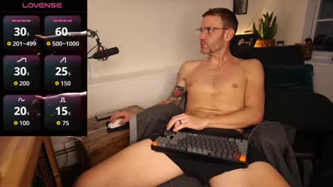 Snapshot of bradbronton chatting on November 11, 2025, 9:26 pm BradBronton online show from November 11, 2025, 9:26 pm