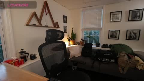 BradBronton online show from April 21, 2026, 10:10 am