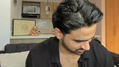 bradleymartin7 online show from November 10, 2025, 10:42 pm