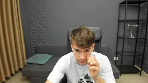 Snapshot of bradyflint chatting on April 3, 2026, 4:43 am BradyFlint online show from April 3, 2026, 4:43 am