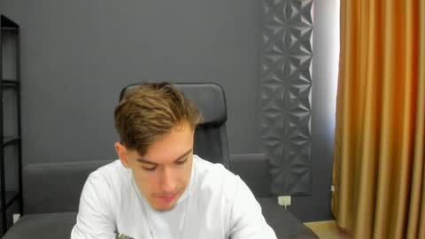 Snapshot of bradyflint chatting on April 14, 2026, 8:09 am BradyFlint online show from April 14, 2026, 8:09 am