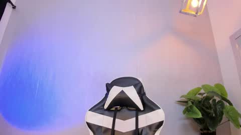 Brand  online show from March 29, 2026, 4:18 pm