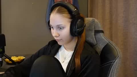 Alice online show from November 23, 2025, 2:28 pm