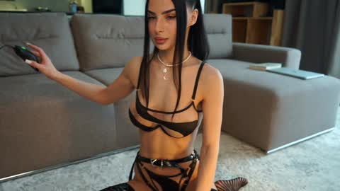 Brandi online show from March 4, 2025, 9:18 am