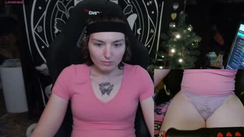 Snapshot of brandiwrld999 chatting on January 19, 2025, 1:43 am BrandiWRLD999 online show from January 19, 2025, 1:43 am