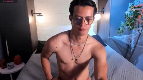 Snapshot of brandon_starkk chatting on November 4, 2025, 8:08 pm brandon_starkk online show from November 4, 2025, 8:08 pm